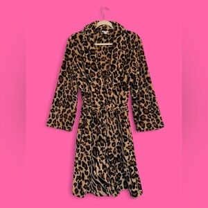 brown & black cheetah/leopard print 🐆 soft fuzzy robe!
